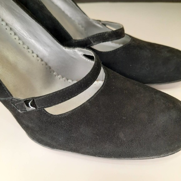 BcBgirls| Black Suede Mary Jane Heels Size 8 1/2 - Picture 7 of 7